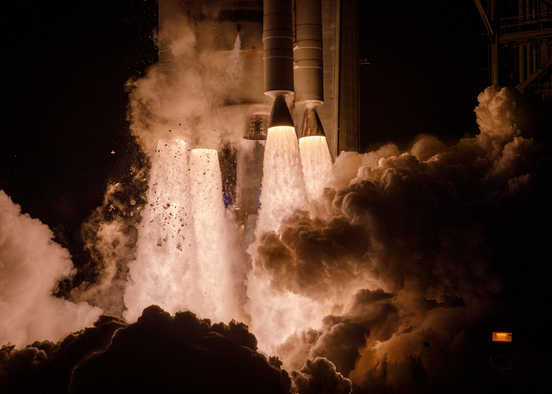 Ракету Vulcan временно отстранили от полётов после аномалии ускорителя